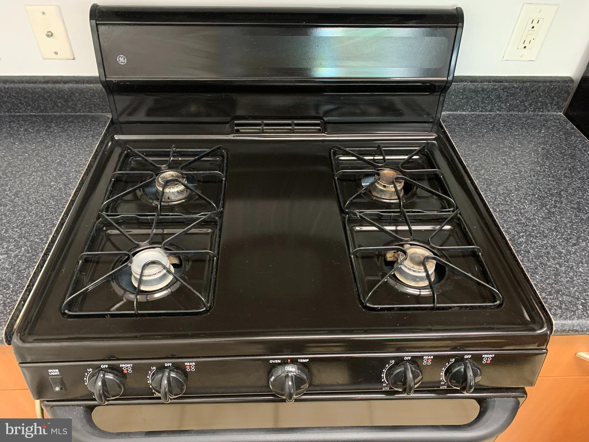 ASHMORE AT GERMANOWN COMMUNITY - Residential Lease