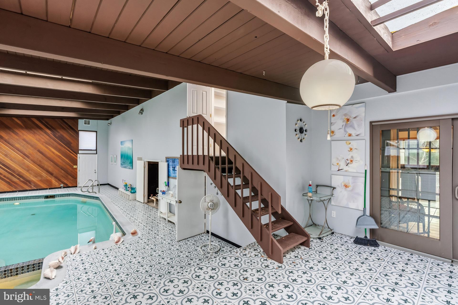 WOODLEY GARDENS - Residential