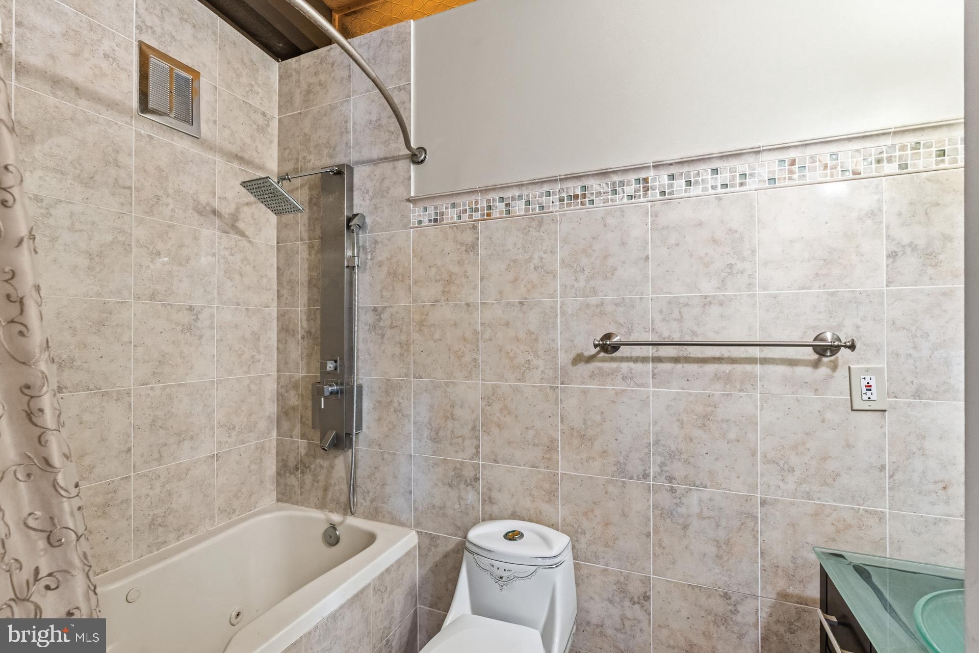 WOODLEY GARDENS - Residential