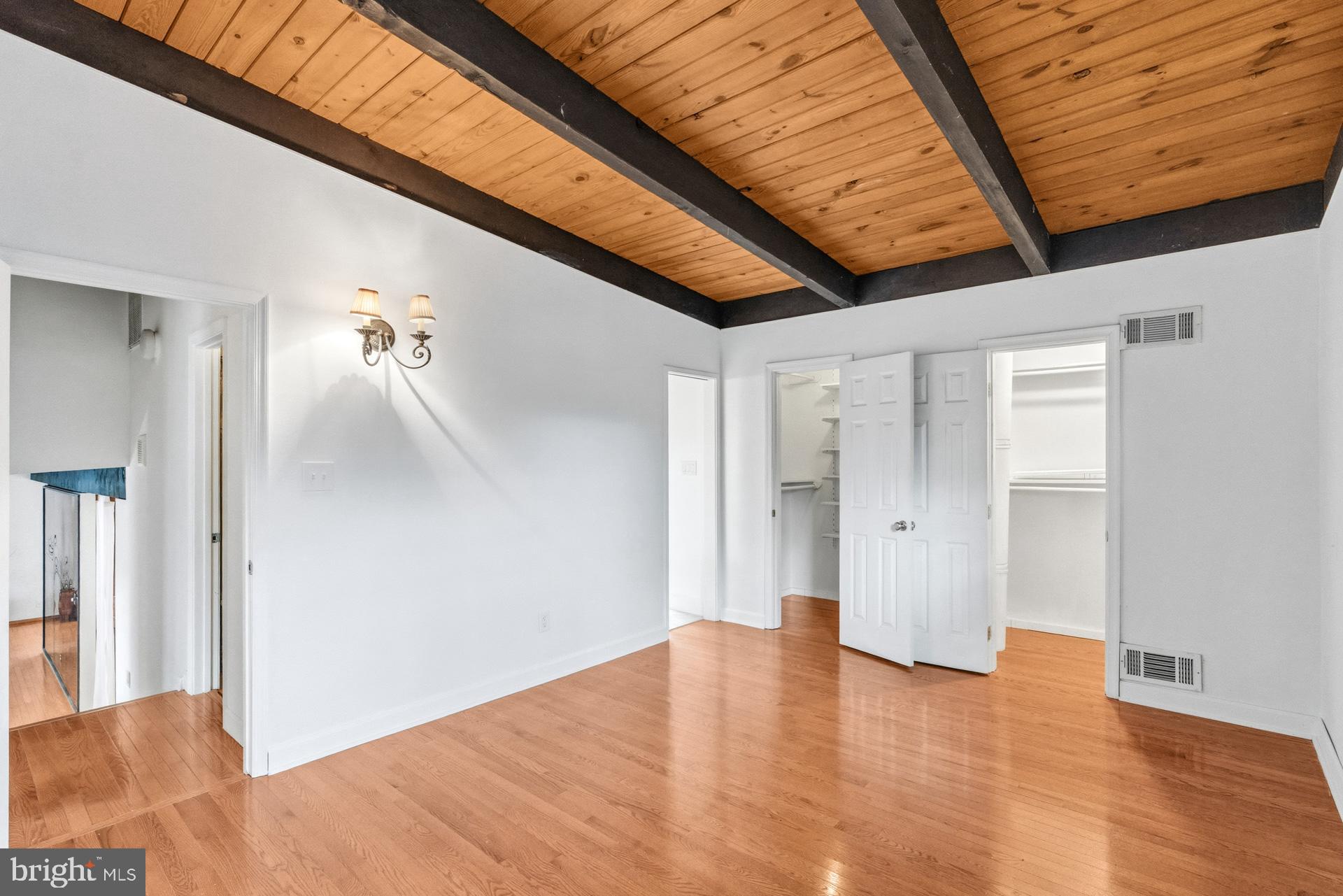 WOODLEY GARDENS - Residential