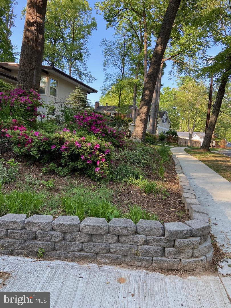 WOODLEY GARDENS - Residential