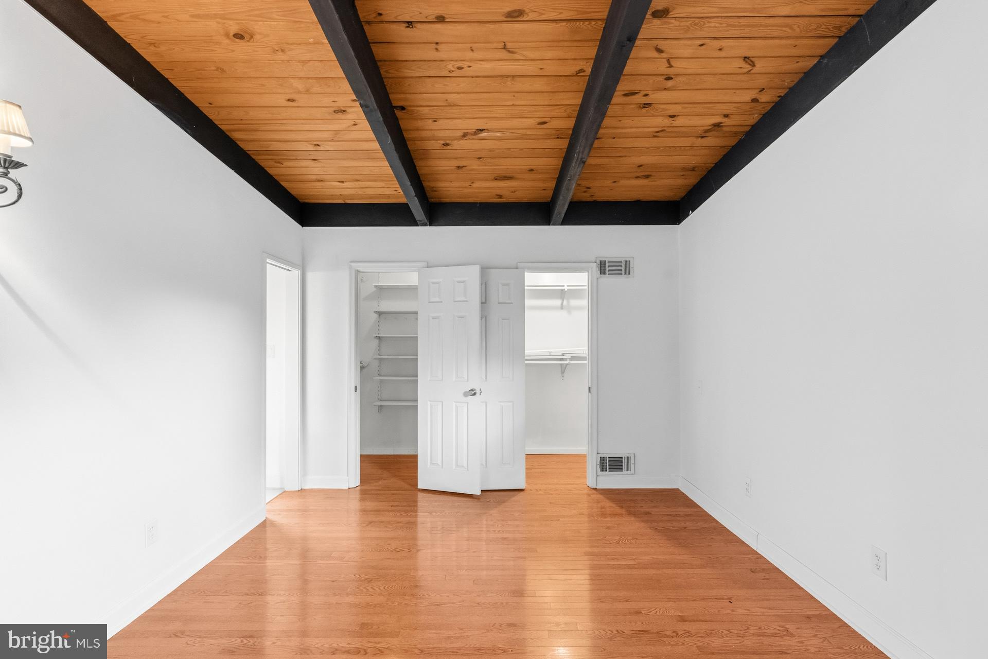 WOODLEY GARDENS - Residential