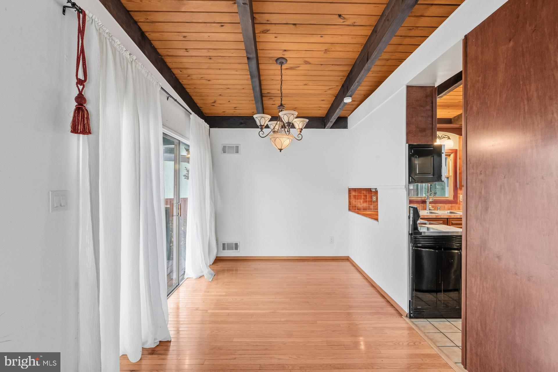 WOODLEY GARDENS - Residential