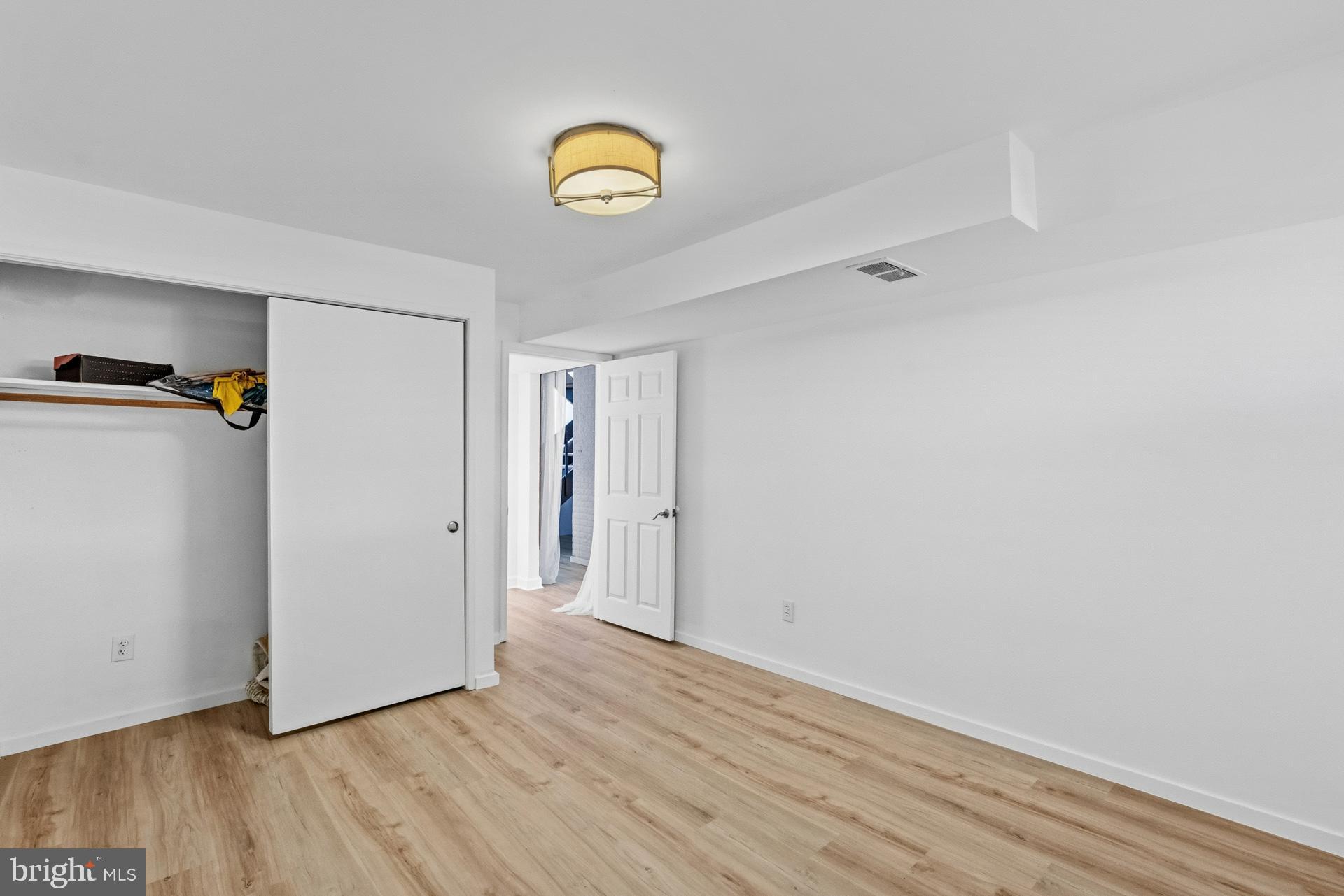 WOODLEY GARDENS - Residential