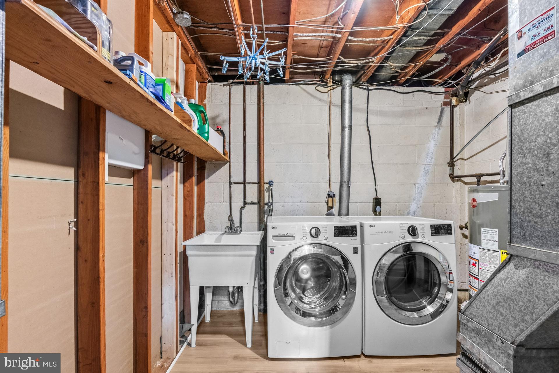 WOODLEY GARDENS - Residential