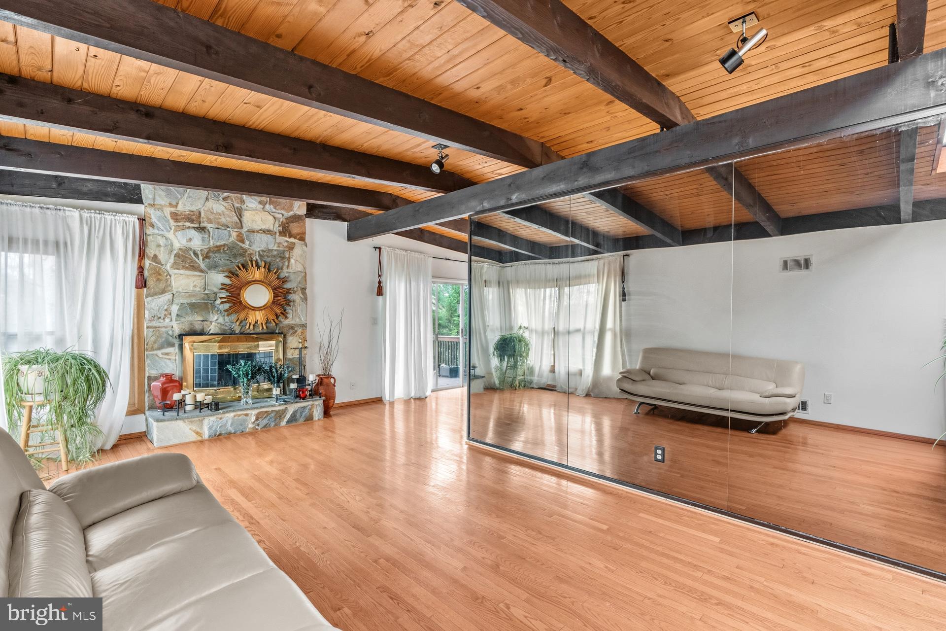 WOODLEY GARDENS - Residential