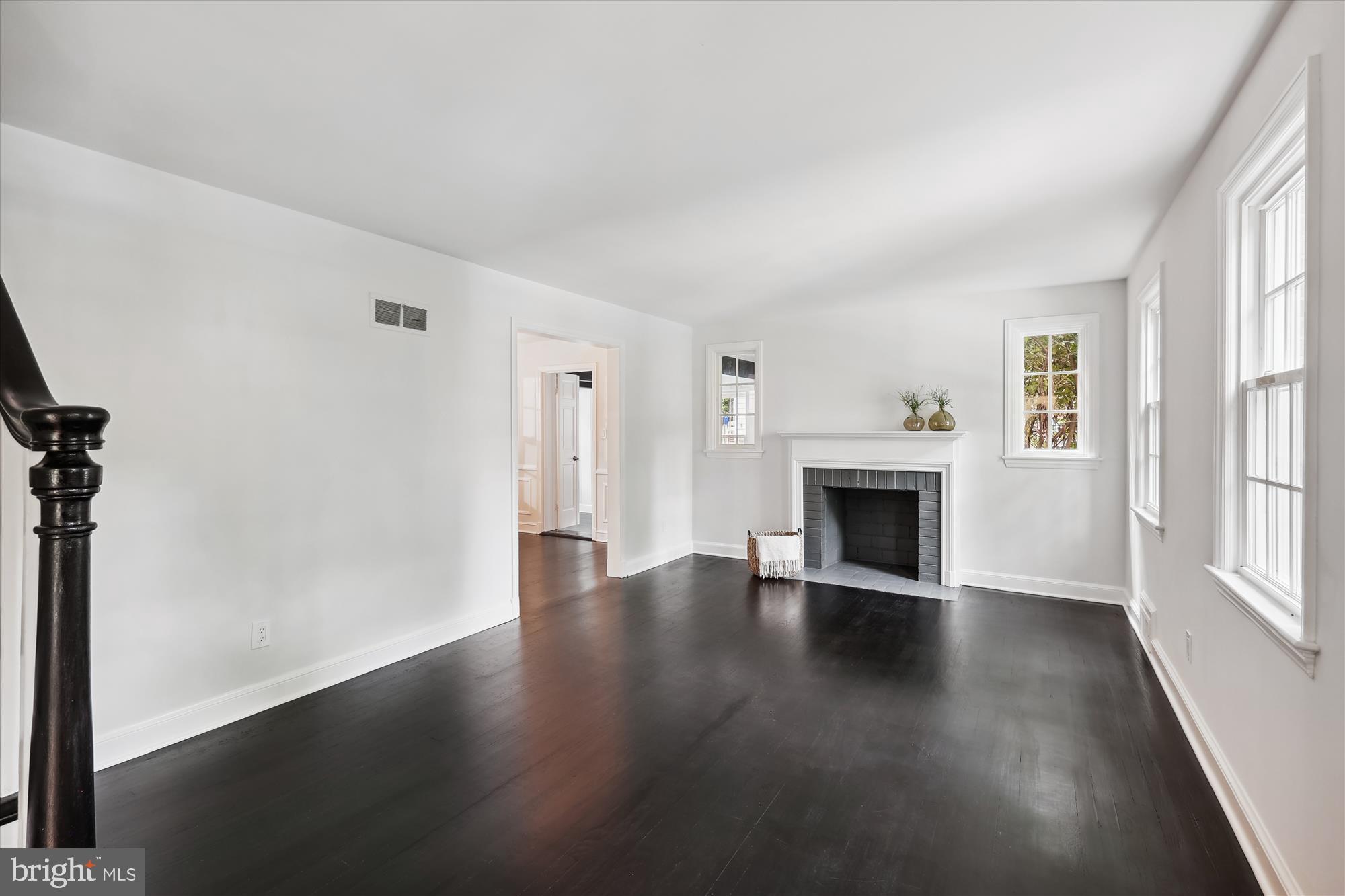 WOODACRES - Residential