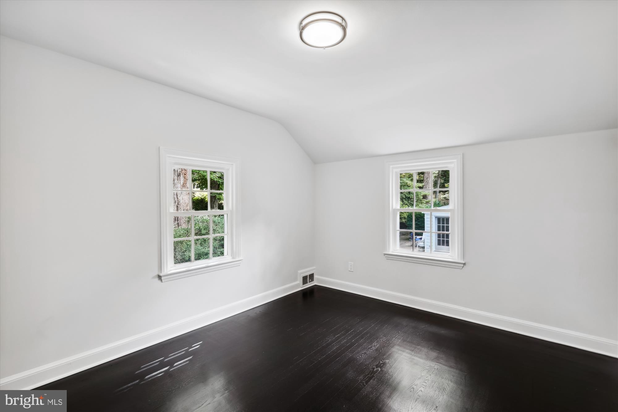 WOODACRES - Residential