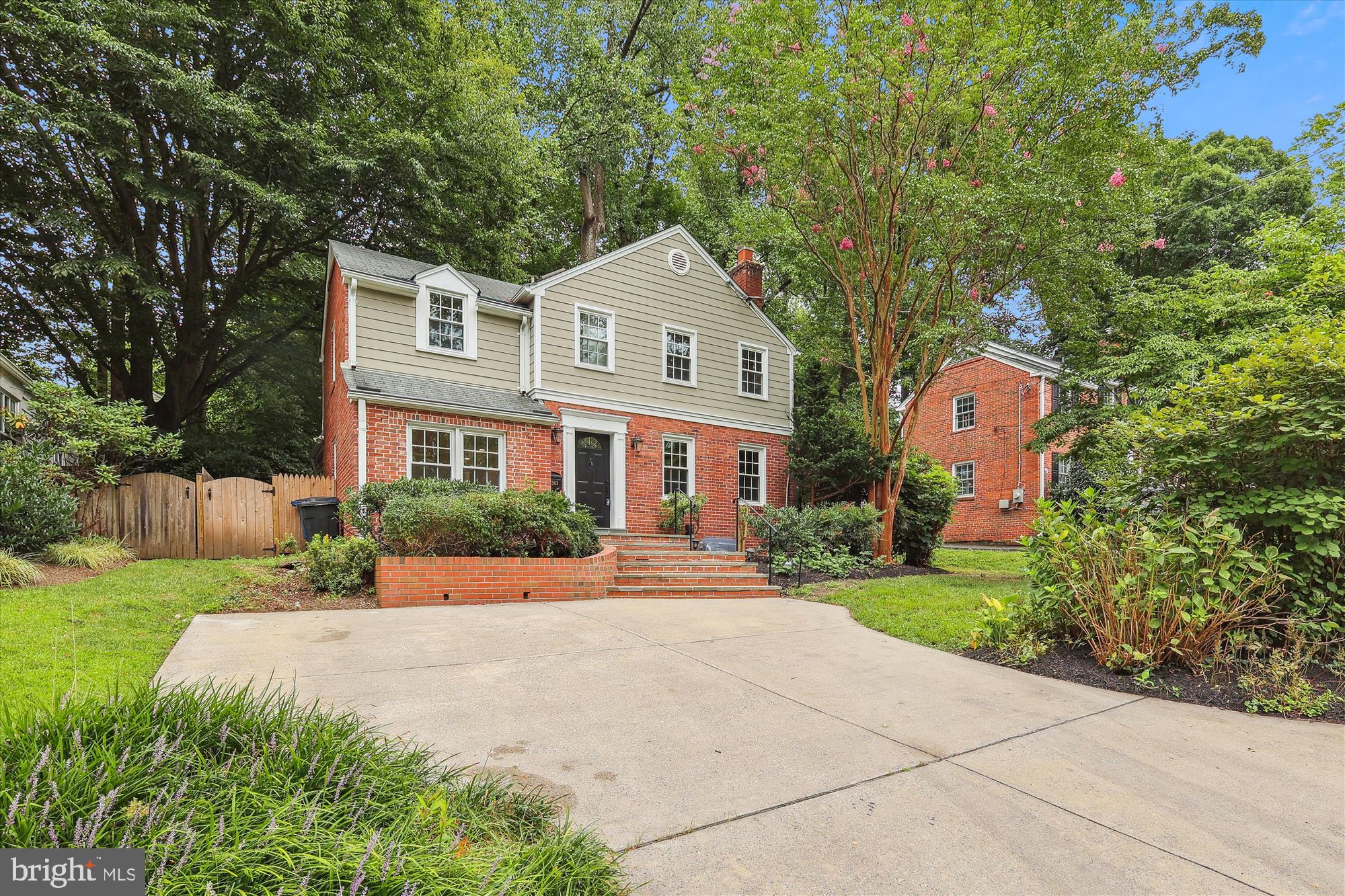 WOODACRES - Residential