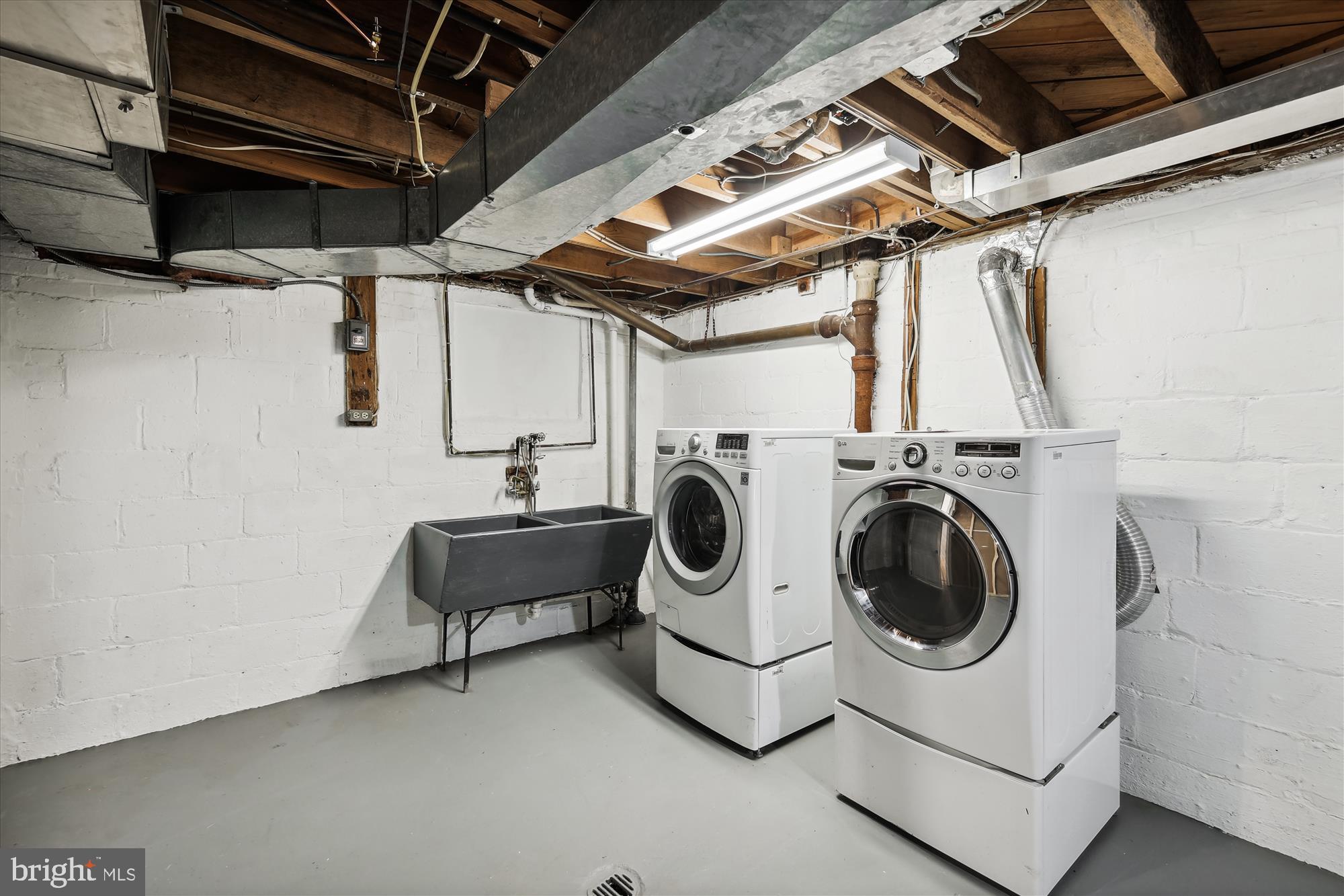 WOODACRES - Residential