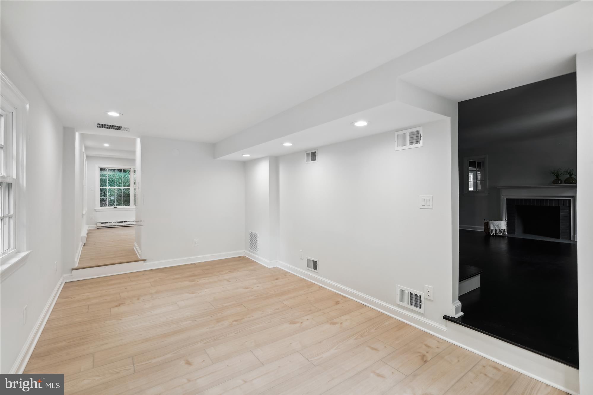 WOODACRES - Residential