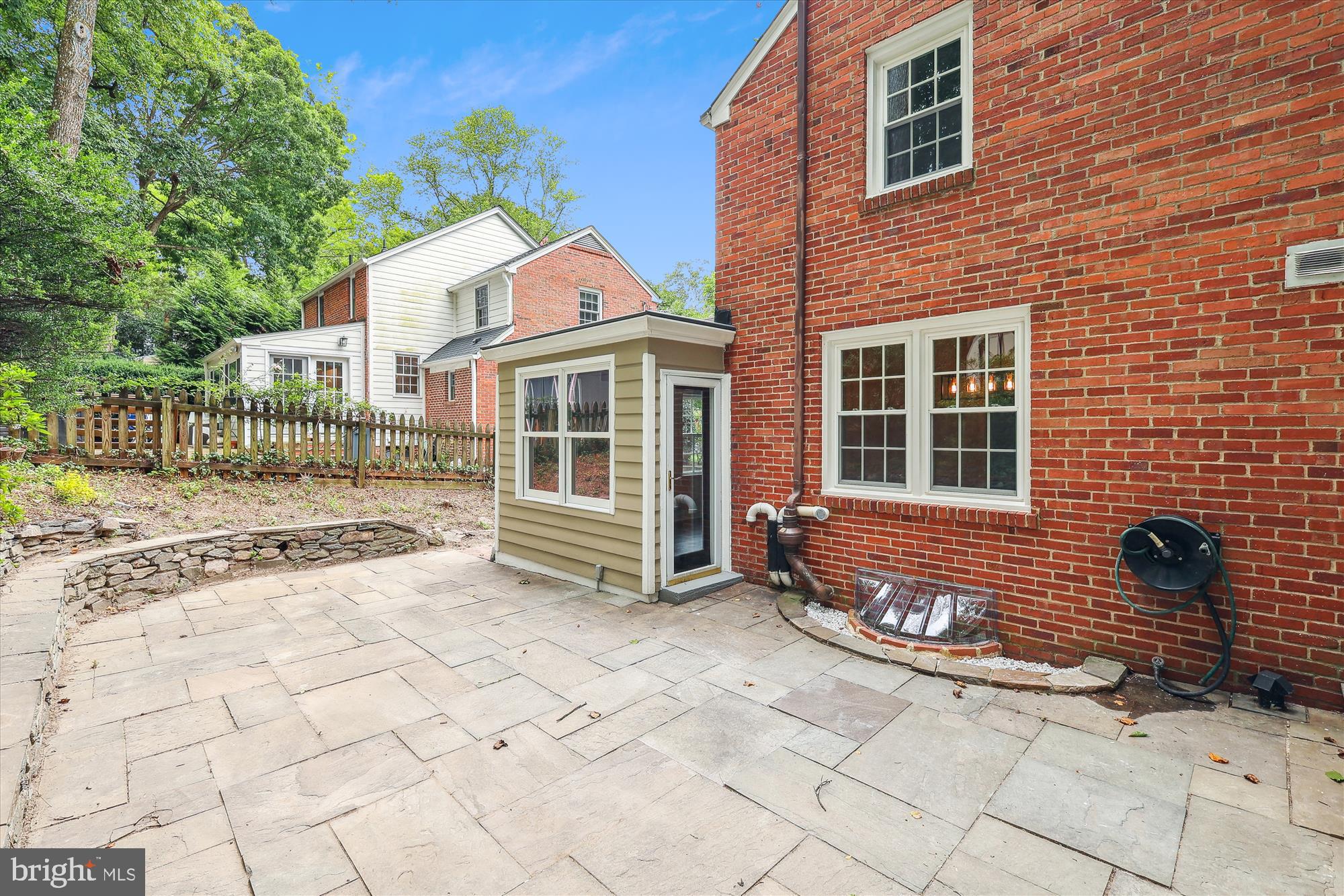 WOODACRES - Residential