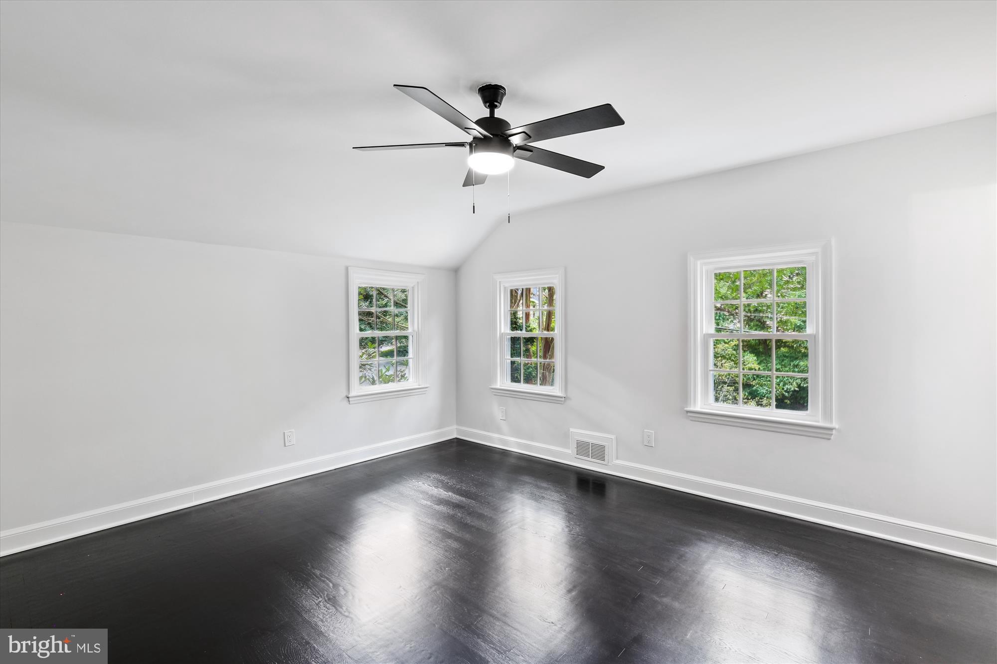 WOODACRES - Residential