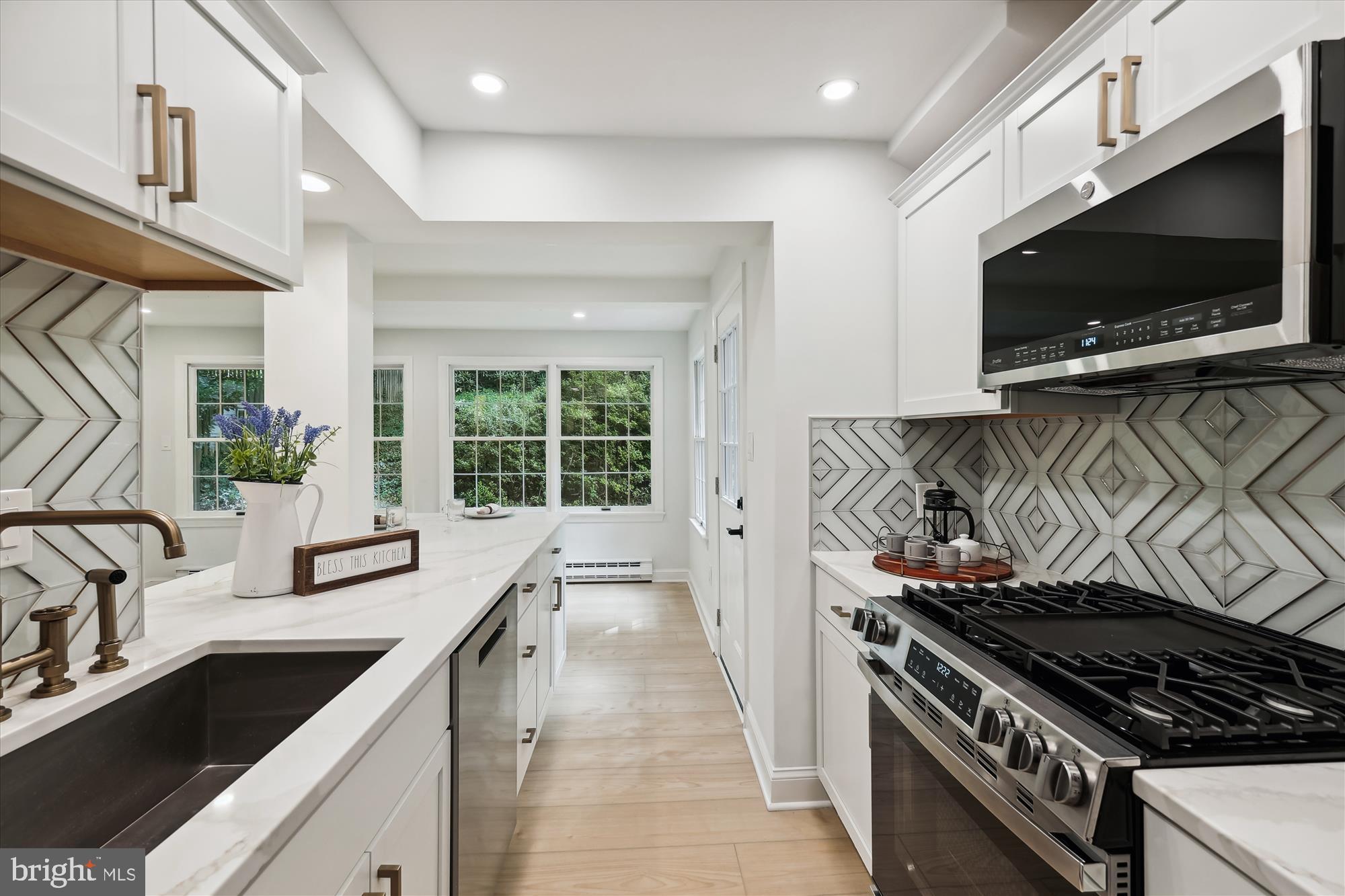 WOODACRES - Residential