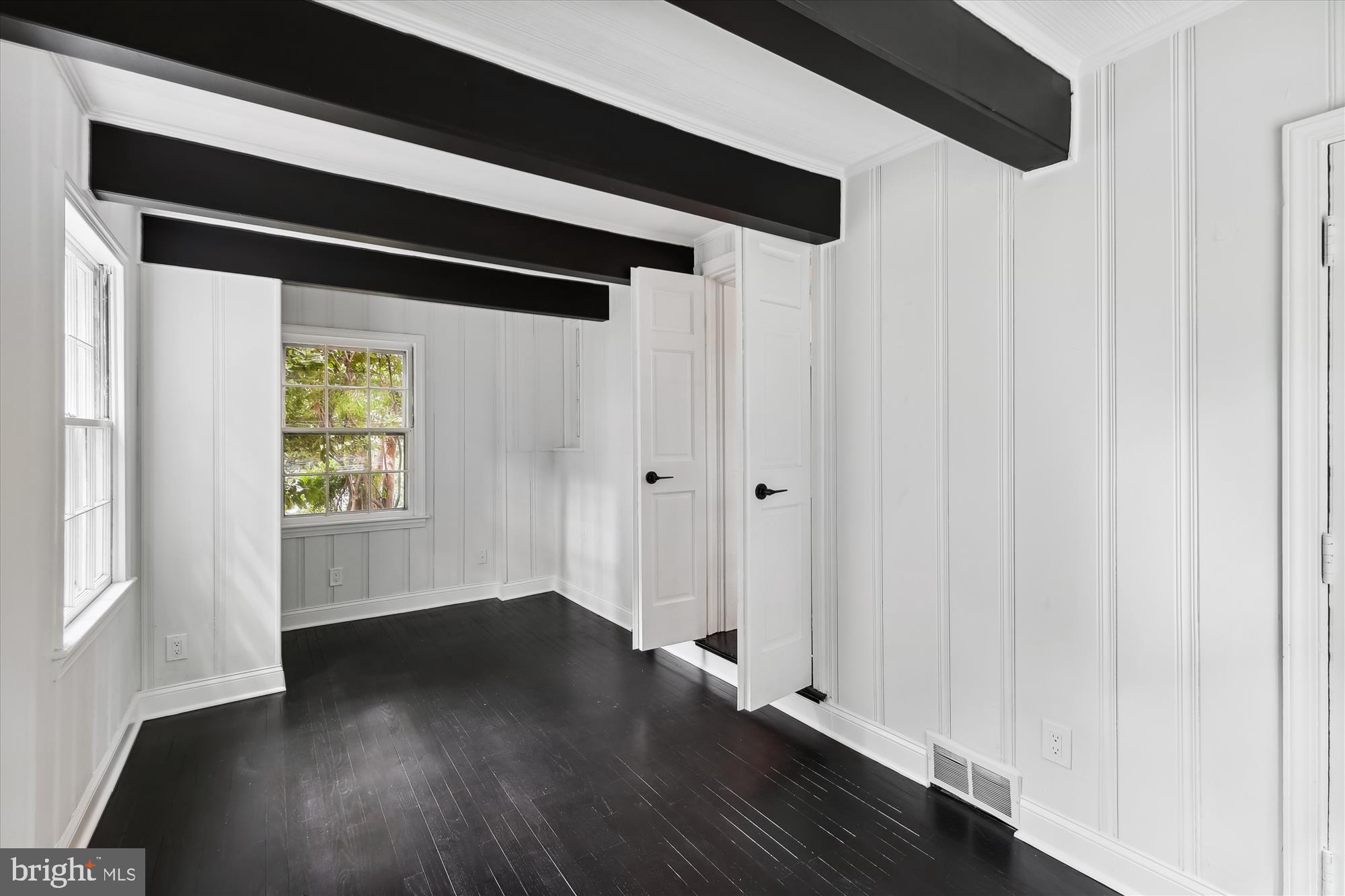 WOODACRES - Residential