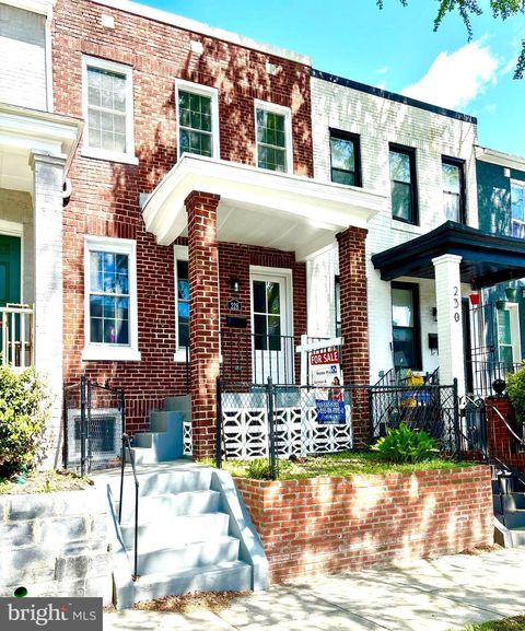228 CROMWELL TERRACE NE WASHINGTON DC 20002