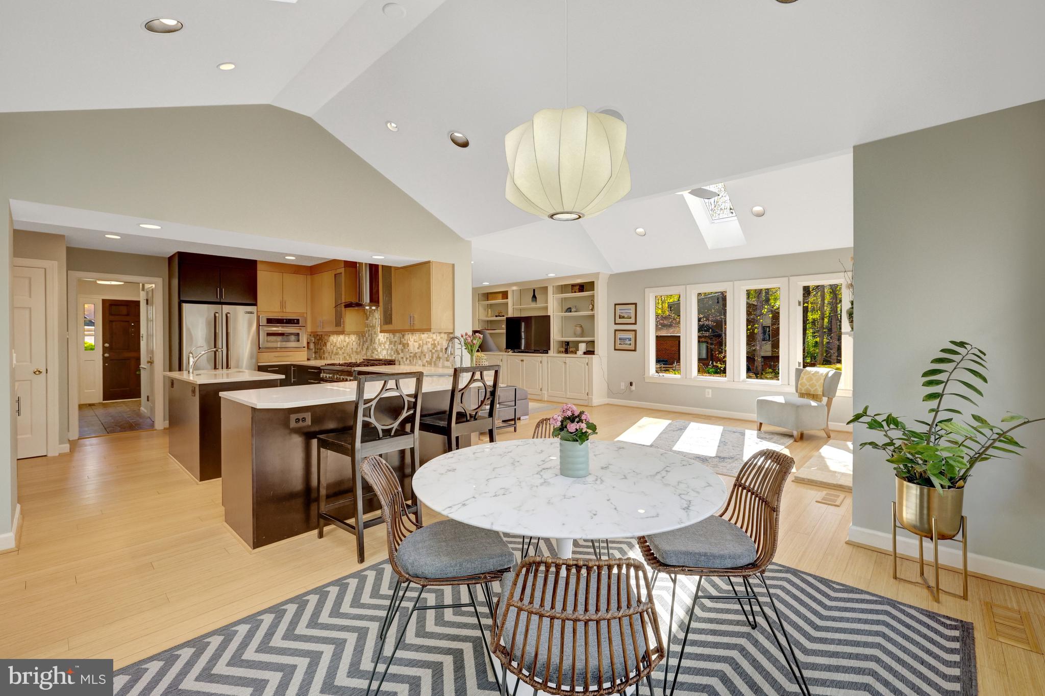 RESTON - Residential