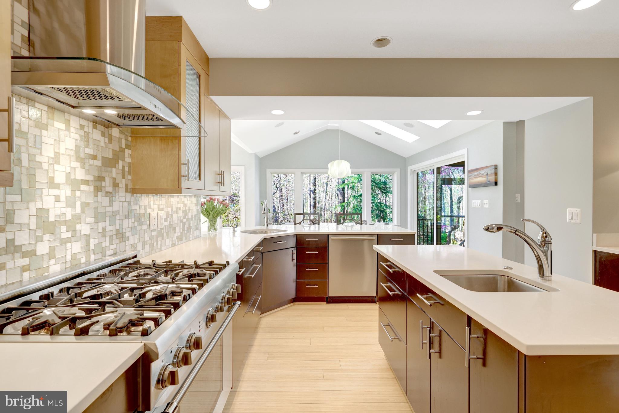 RESTON - Residential