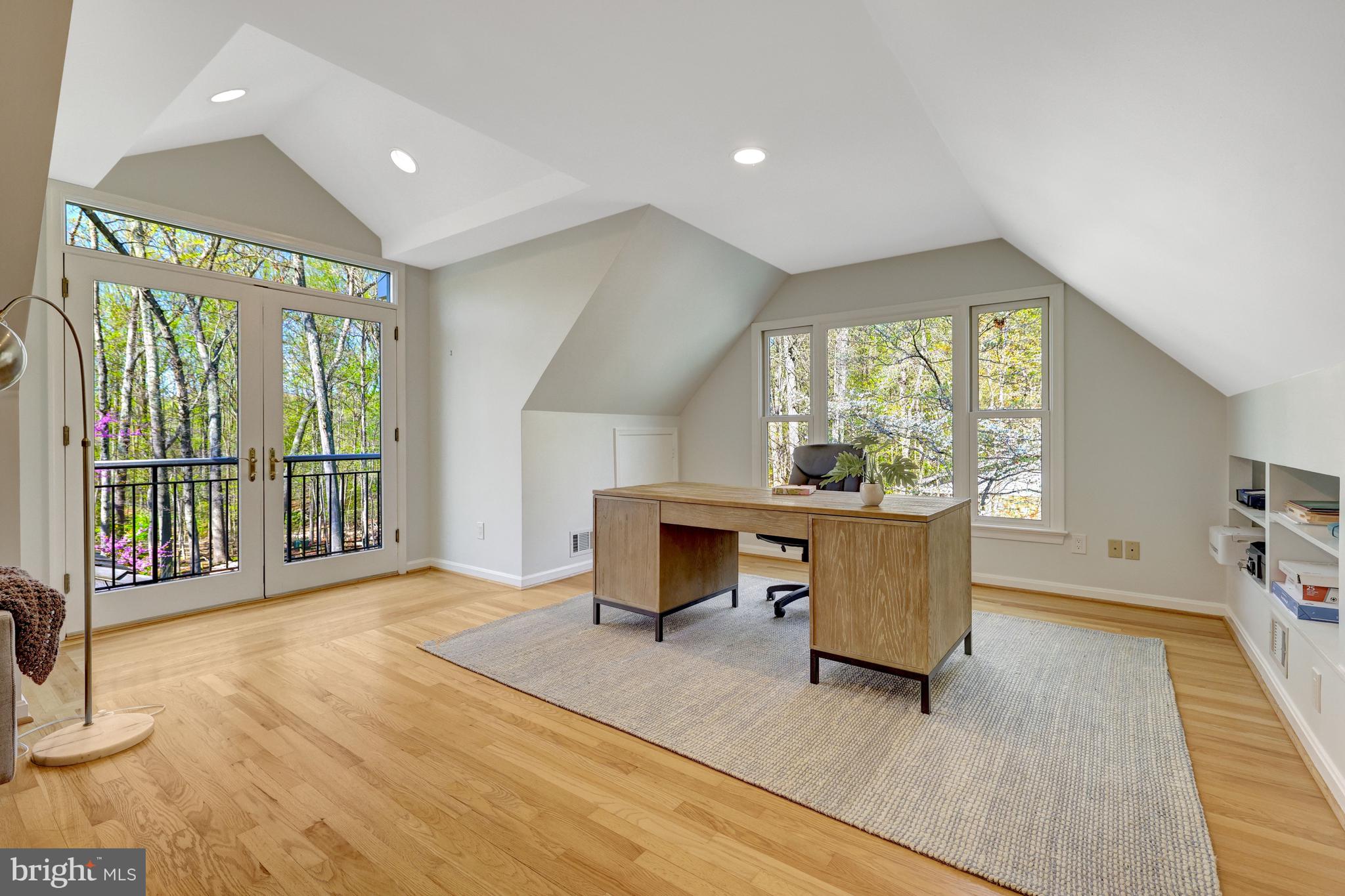 RESTON - Residential