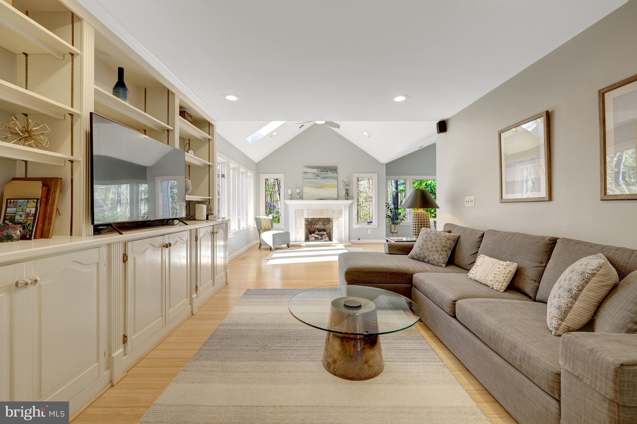 RESTON - Residential