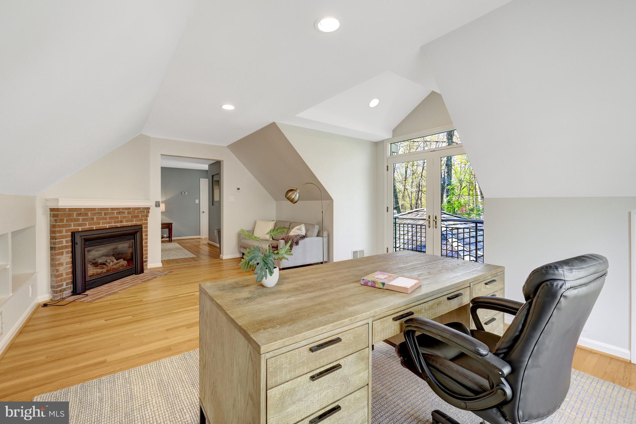 RESTON - Residential