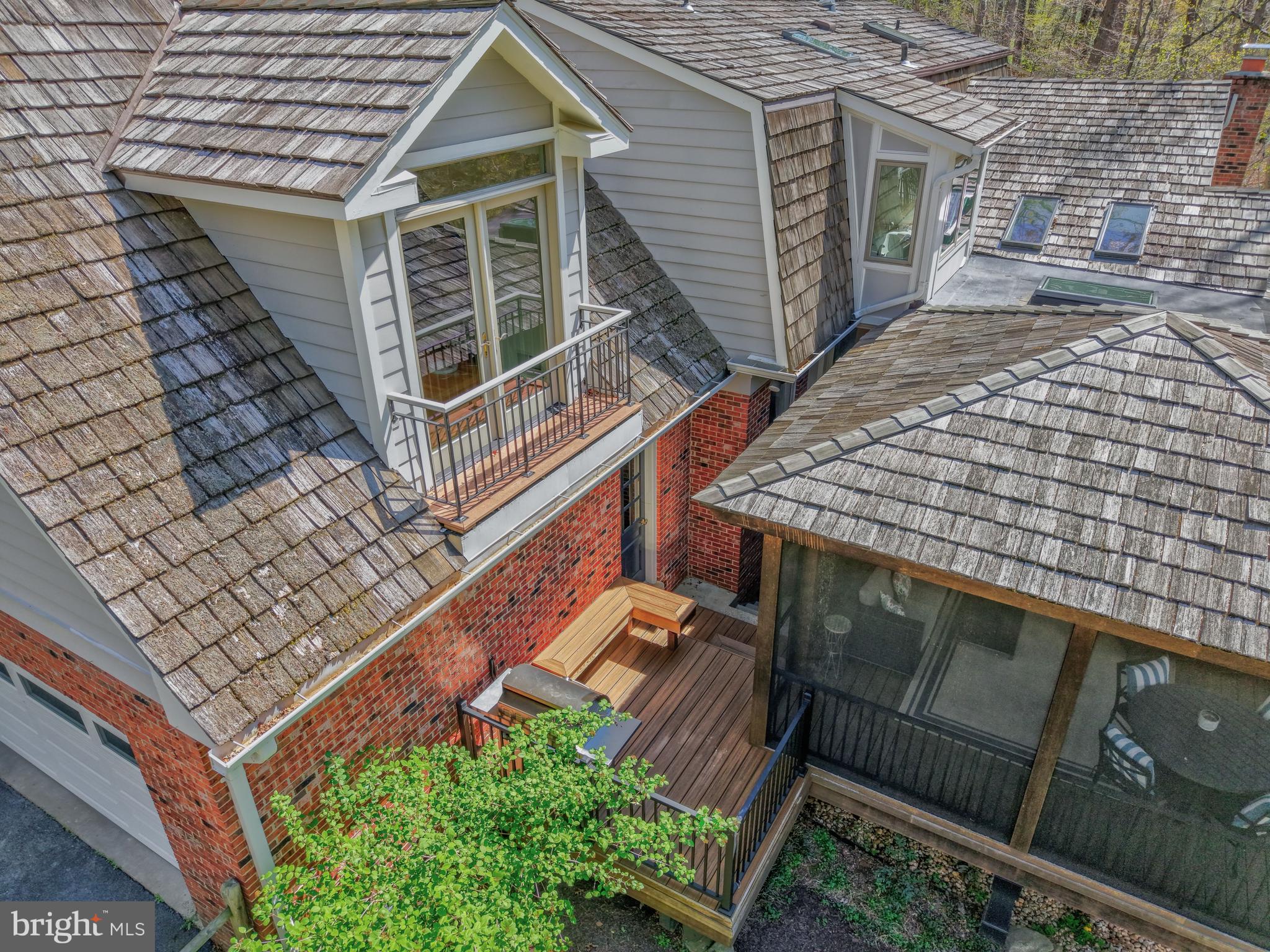 RESTON - Residential