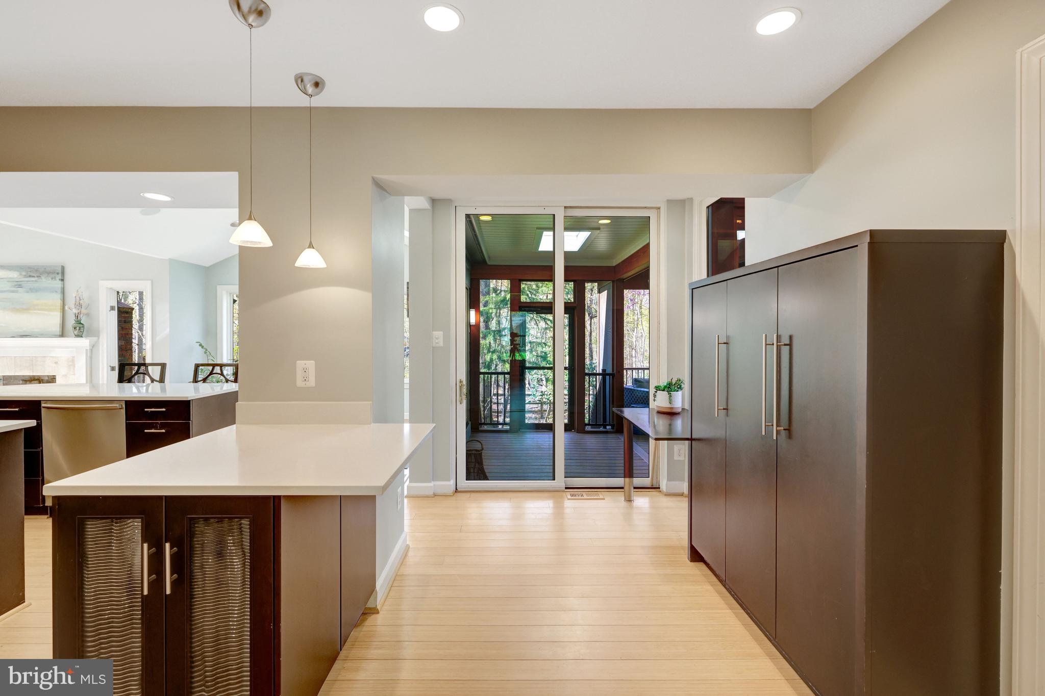 RESTON - Residential