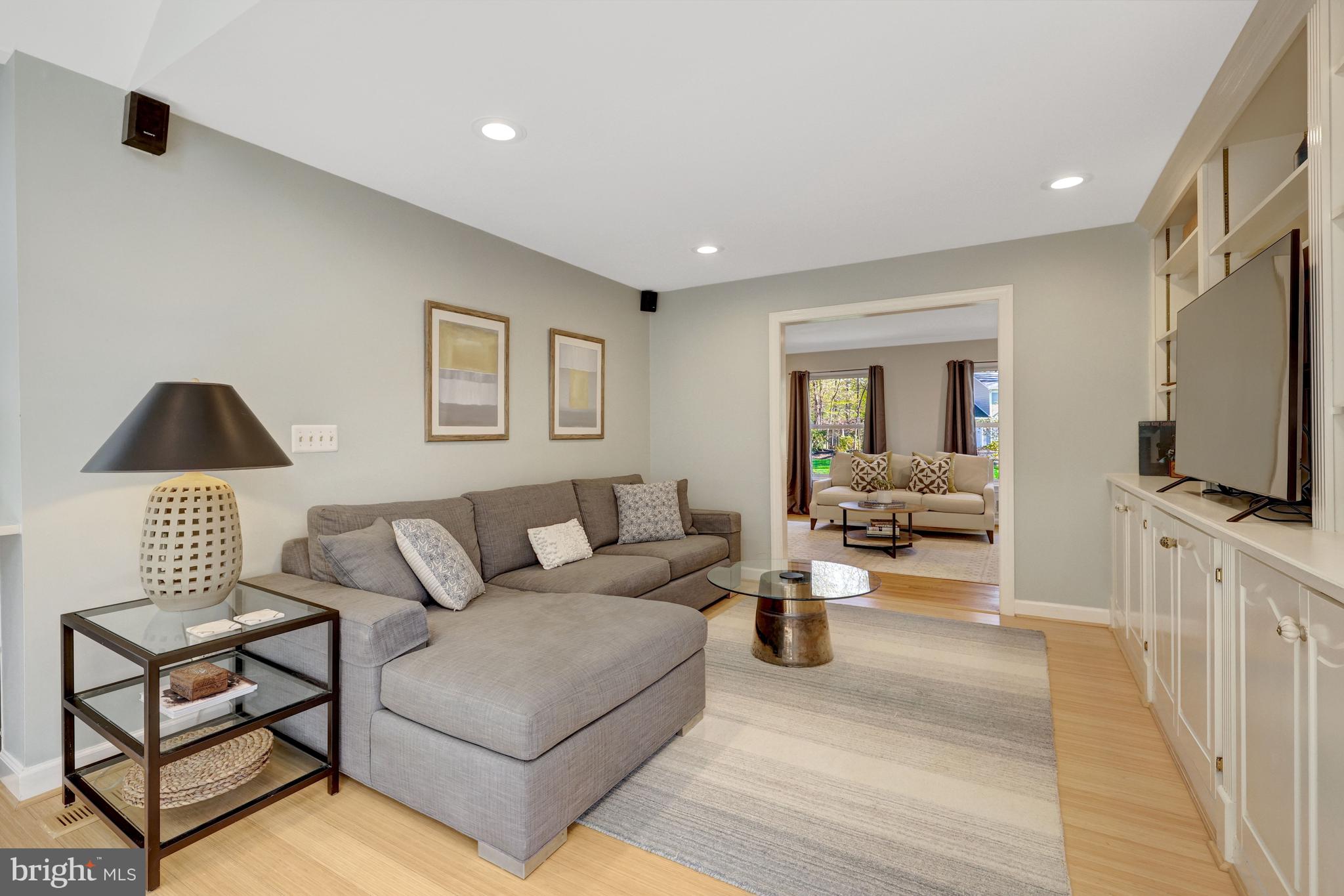 RESTON - Residential