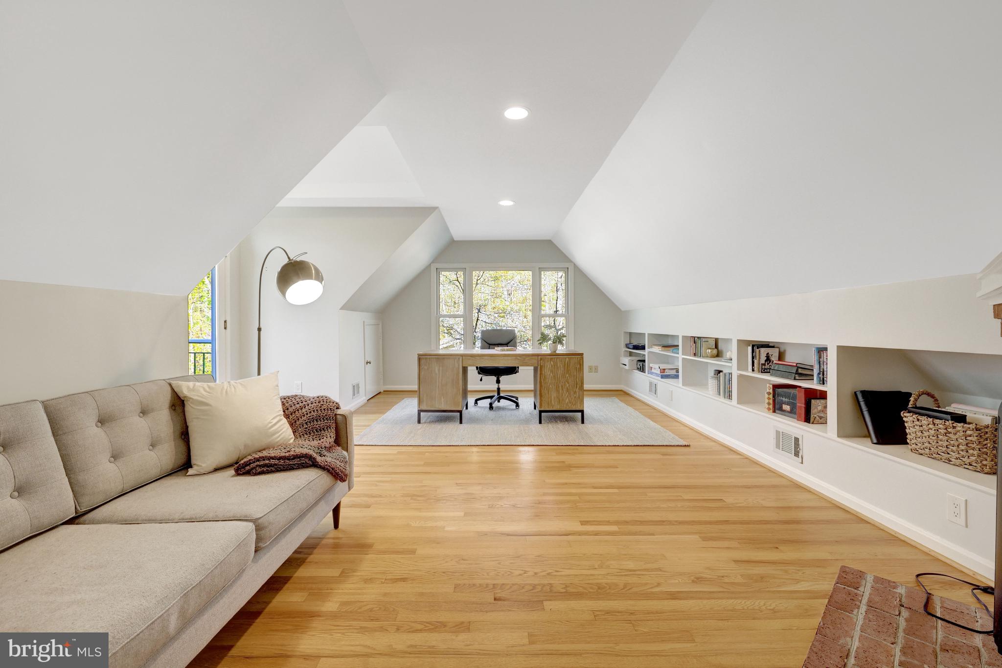 RESTON - Residential