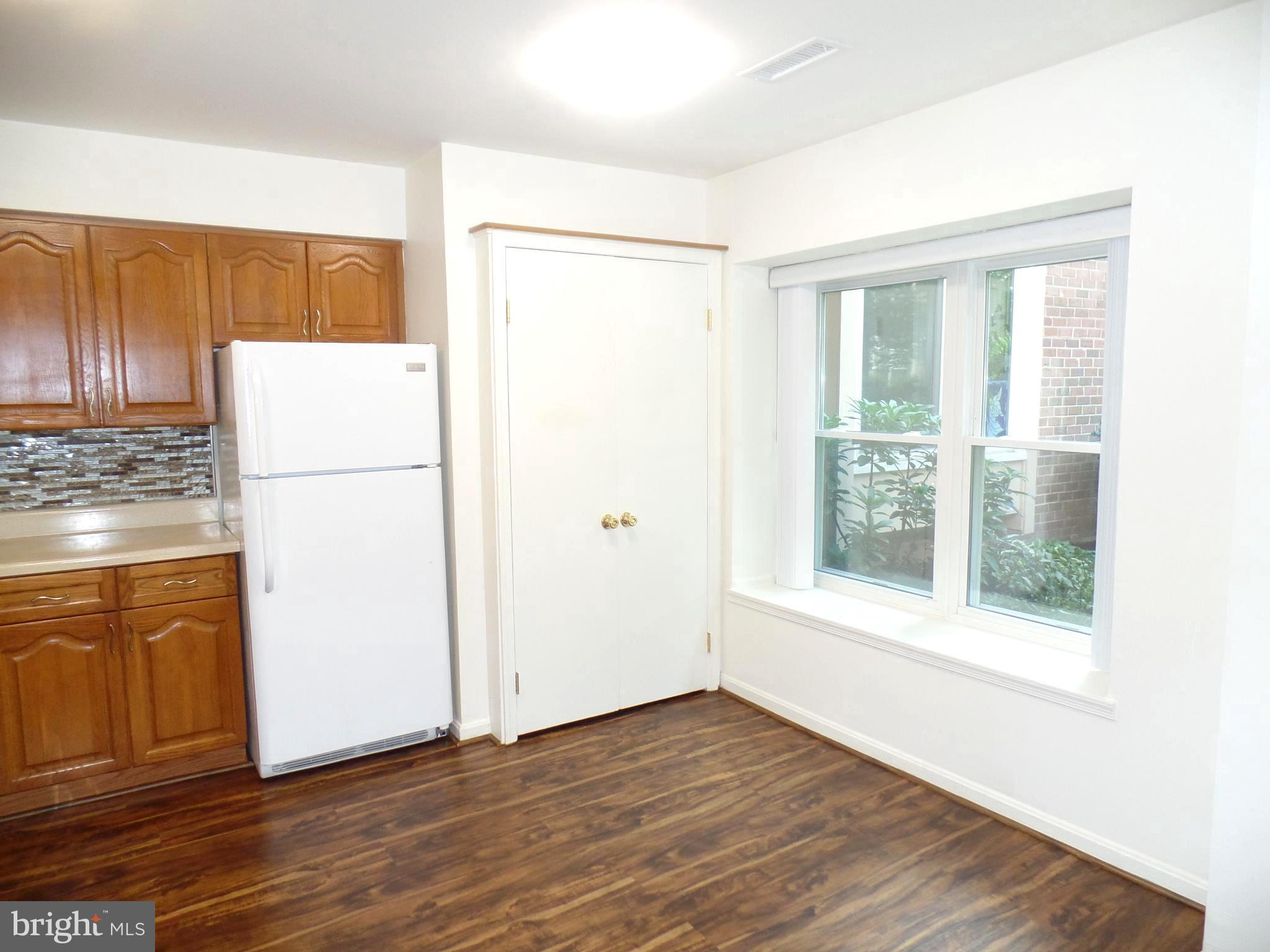 FAIRFAX PLAZA TOWNHOUSES - Residential