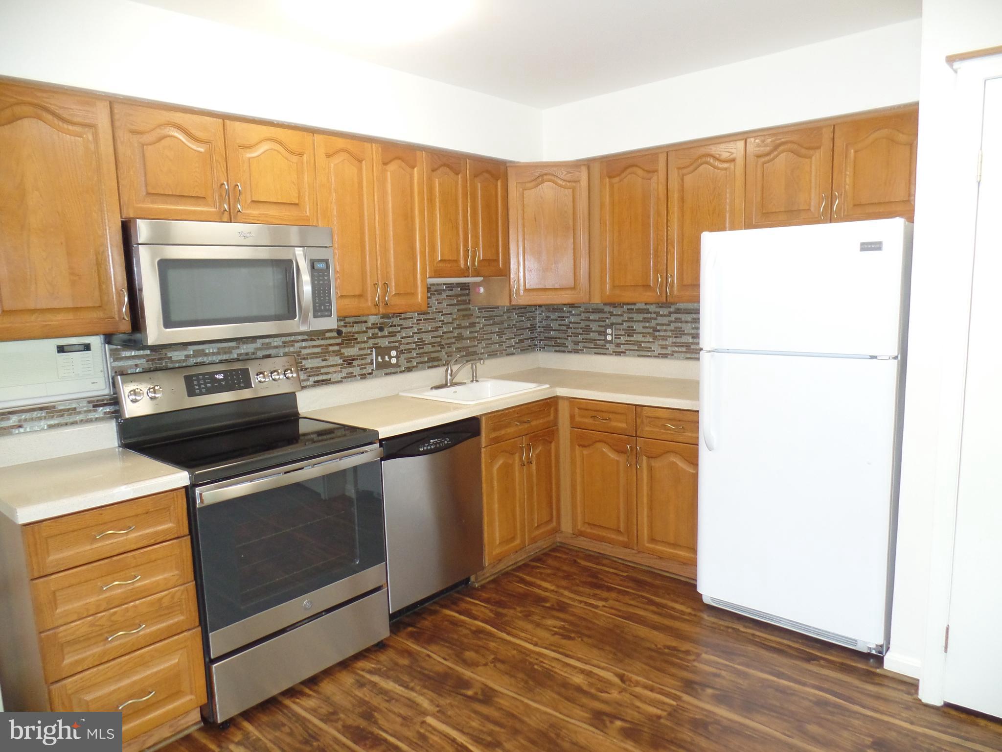 FAIRFAX PLAZA TOWNHOUSES - Residential