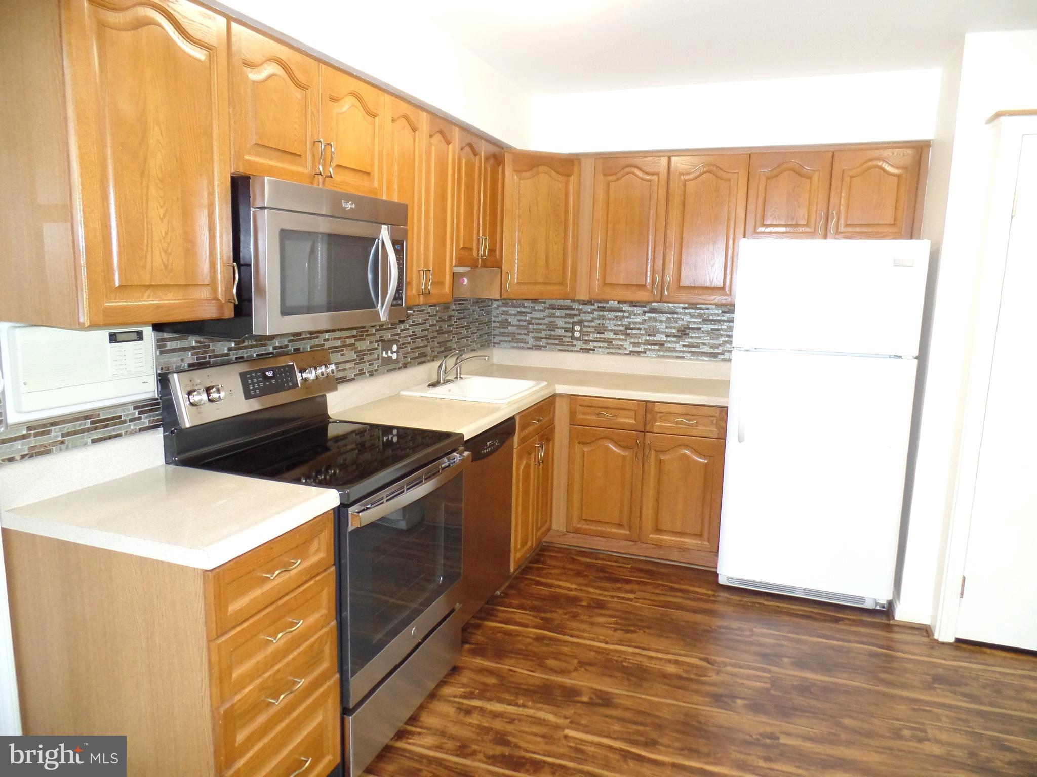 FAIRFAX PLAZA TOWNHOUSES - Residential