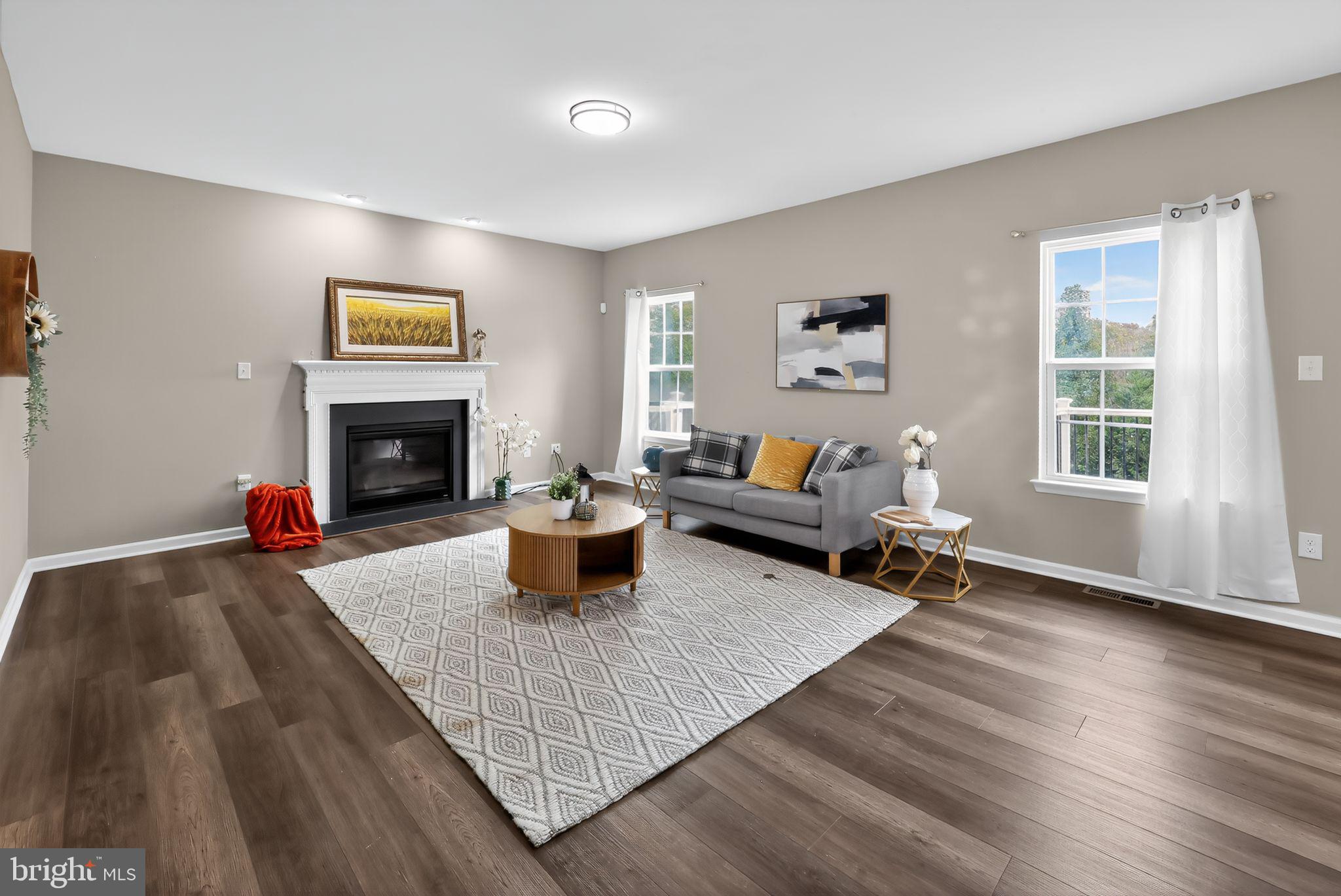 CANAL VIEW - Residential