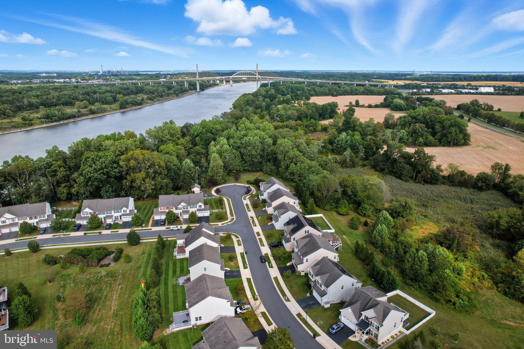 CANAL VIEW - Residential