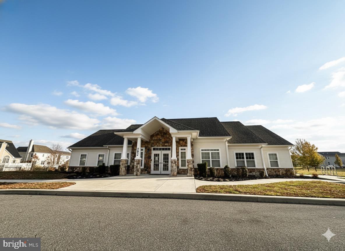 CANAL VIEW - Residential