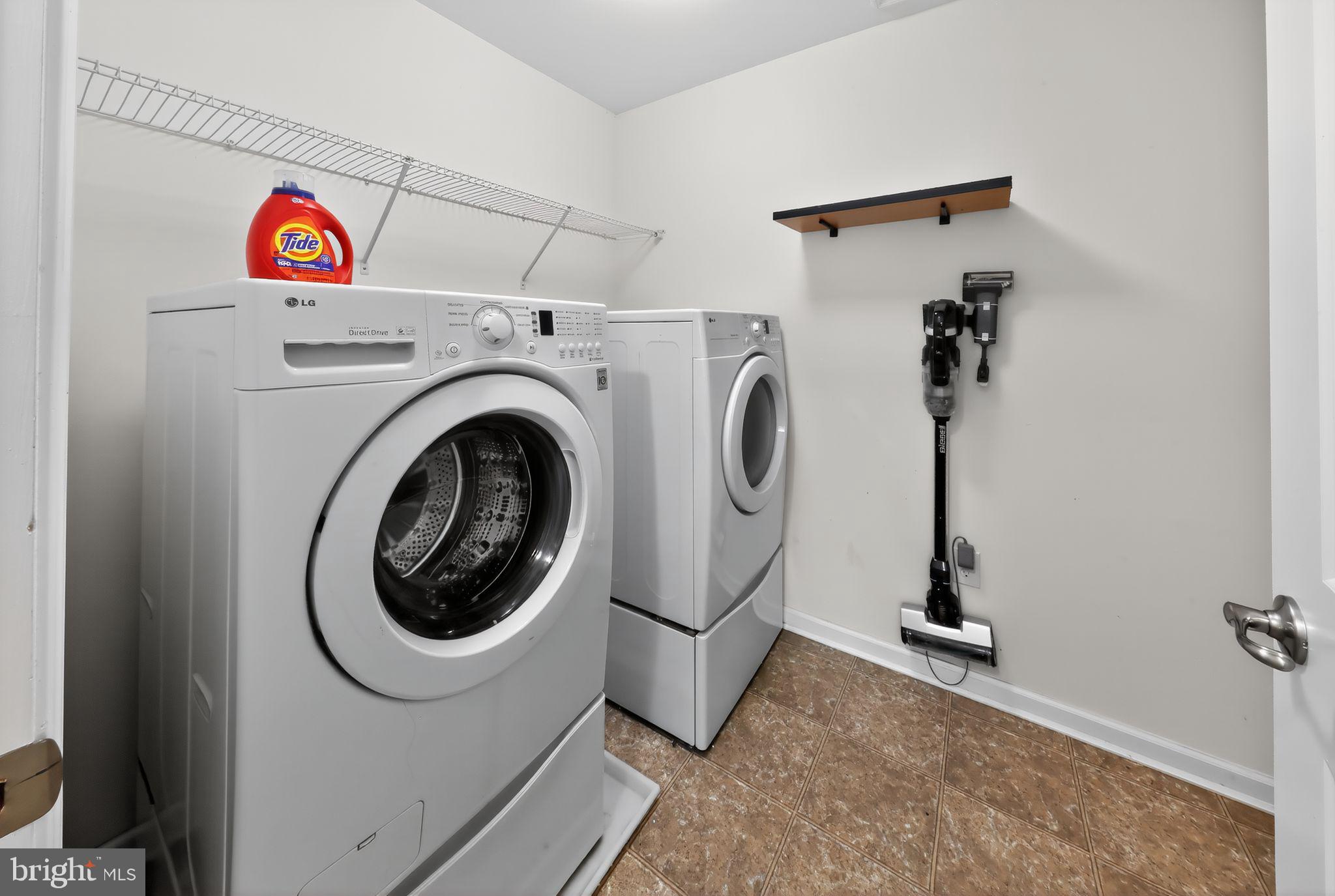 CANAL VIEW - Residential