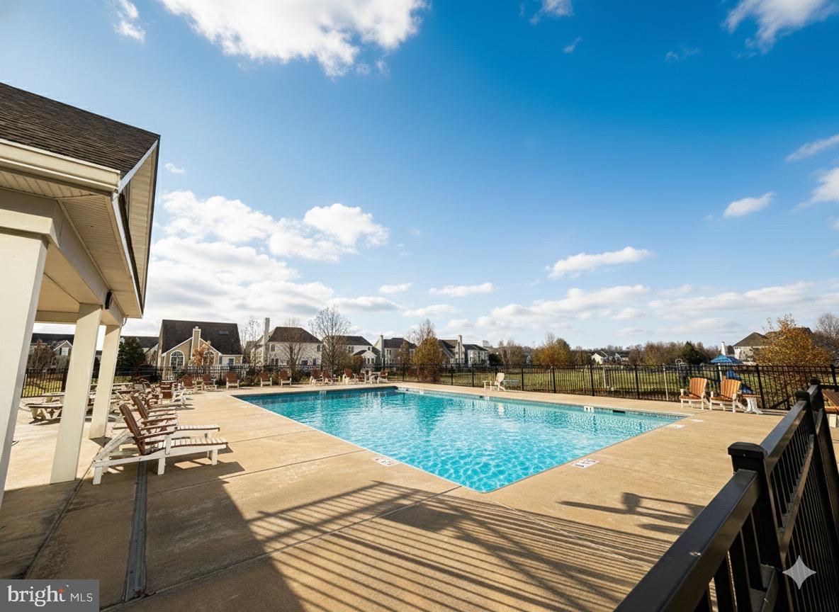 CANAL VIEW - Residential