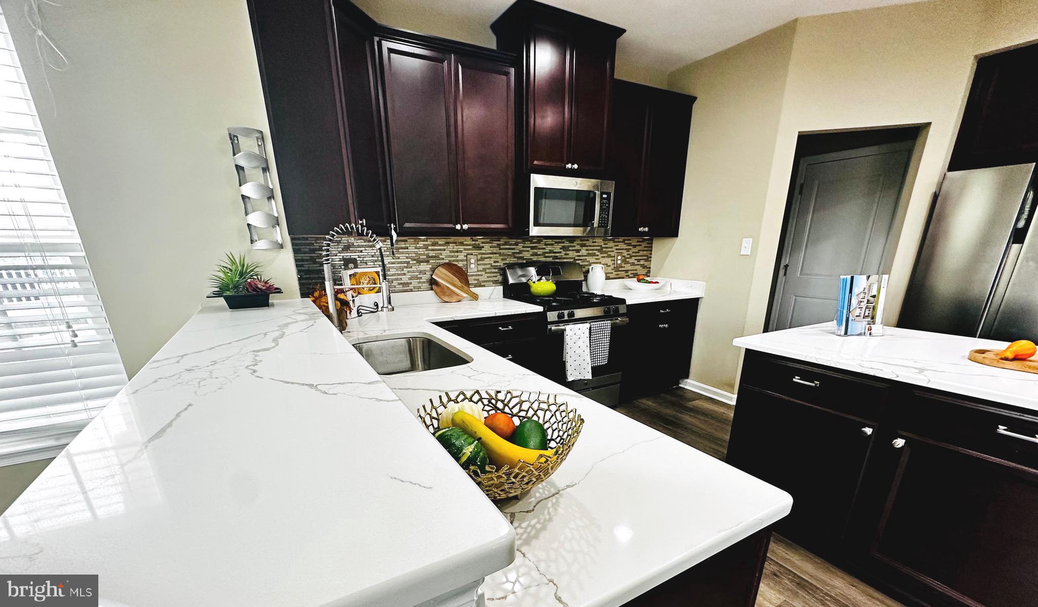 CANAL VIEW - Residential