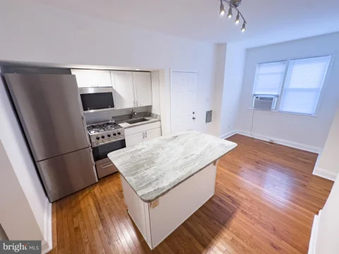 MLS: DCDC2277624