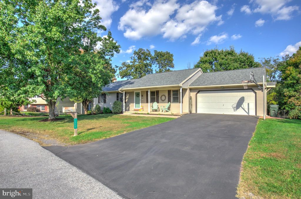 Photo of 1393 Douglas Drive, DENVER, PA 17517 (MLS # PALA2077708)