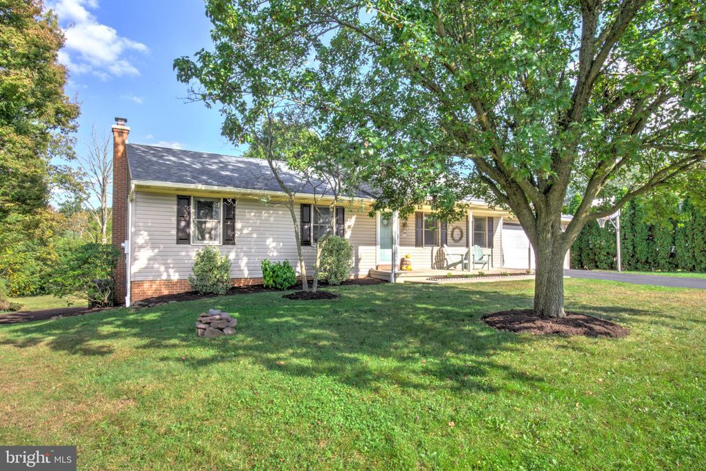 Photo of 1393 Douglas Drive, DENVER, PA 17517 (MLS # PALA2077708)