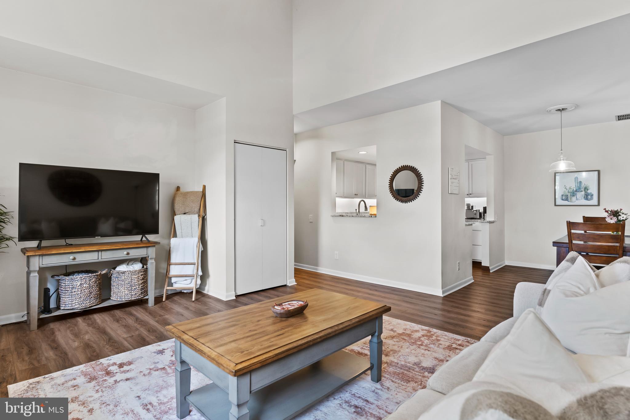 133 W LOCUST STREET 218
