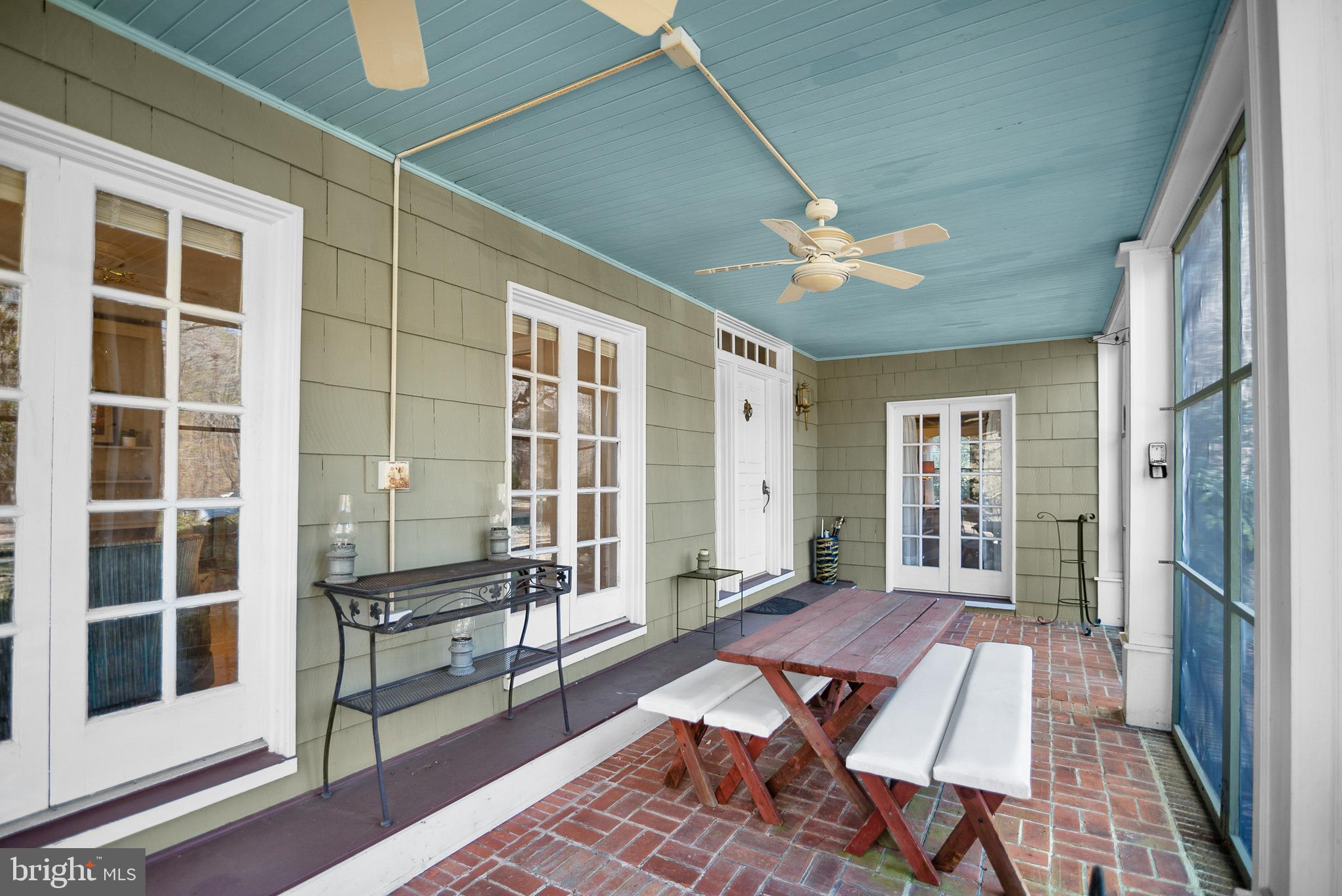 QUAKER NECK - Residential