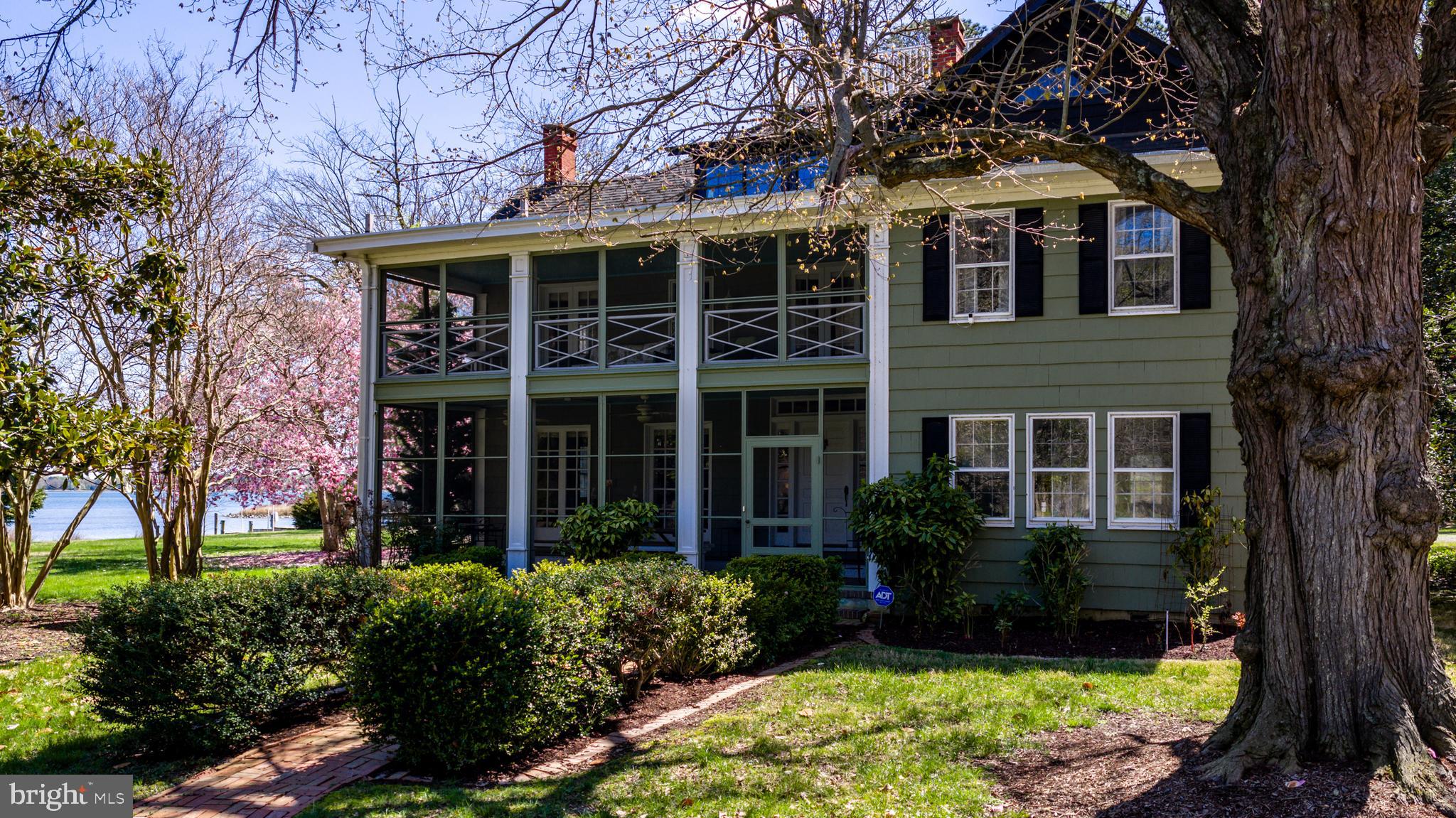 QUAKER NECK - Residential