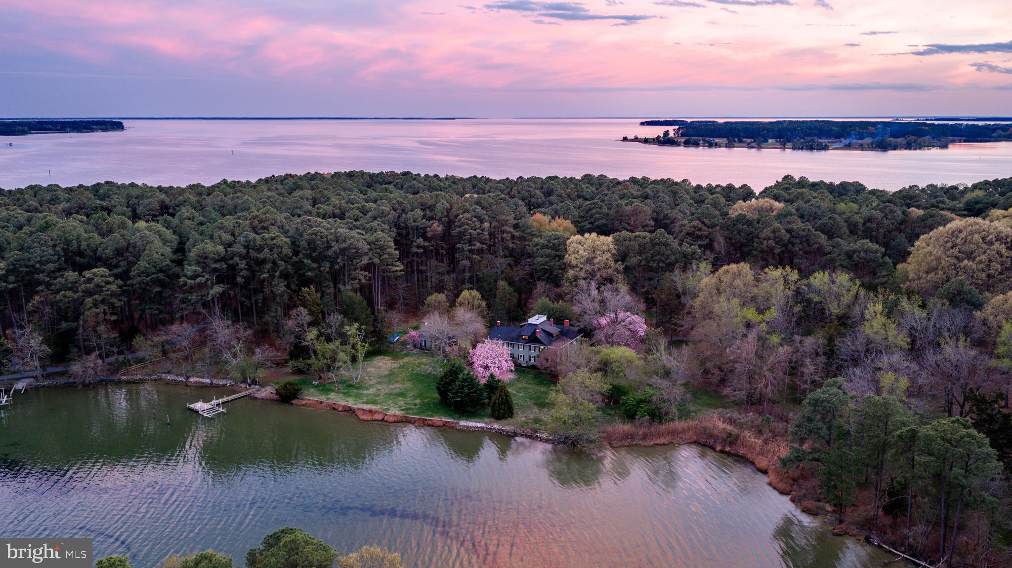 QUAKER NECK - Residential