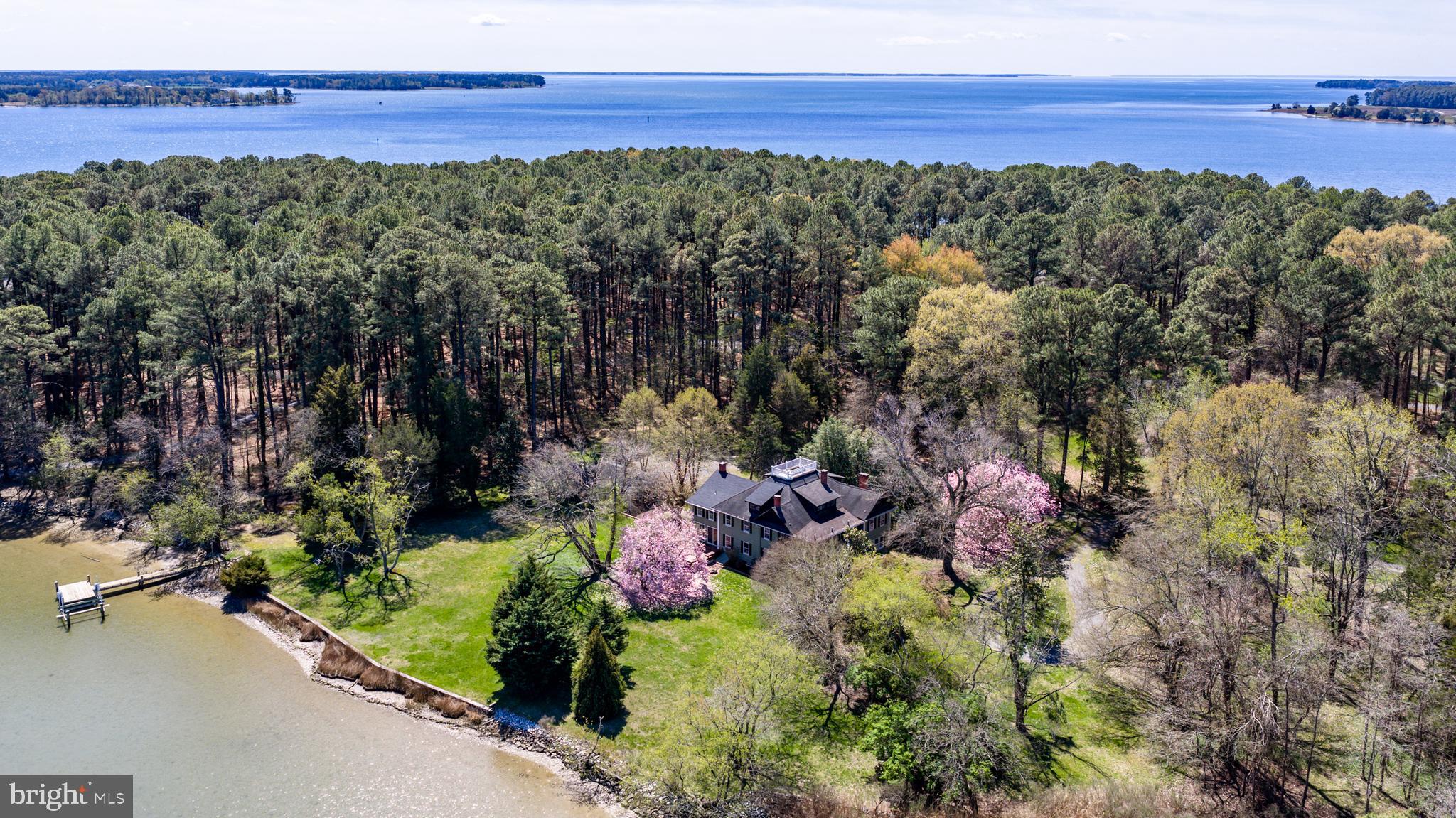 QUAKER NECK - Residential