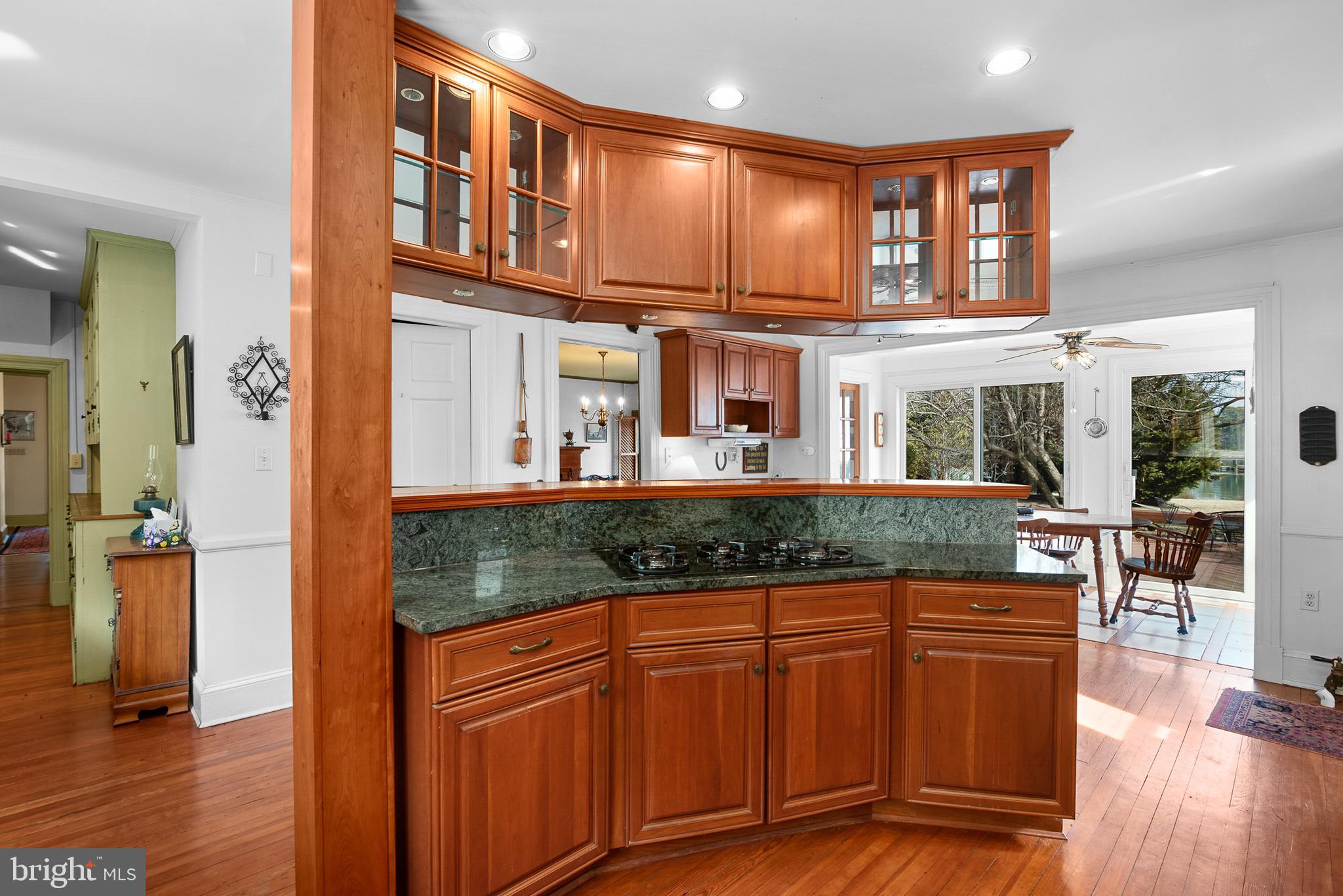 QUAKER NECK - Residential