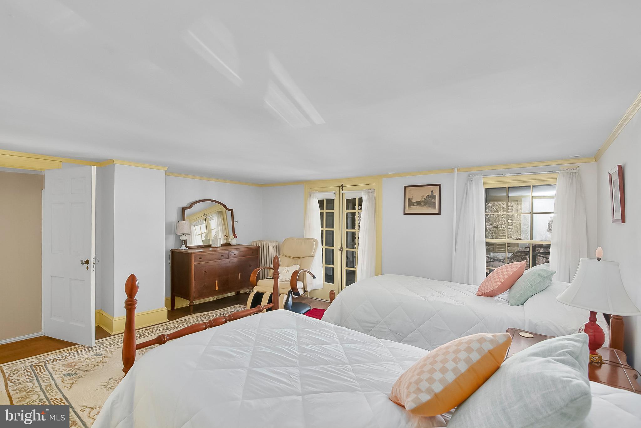 QUAKER NECK - Residential