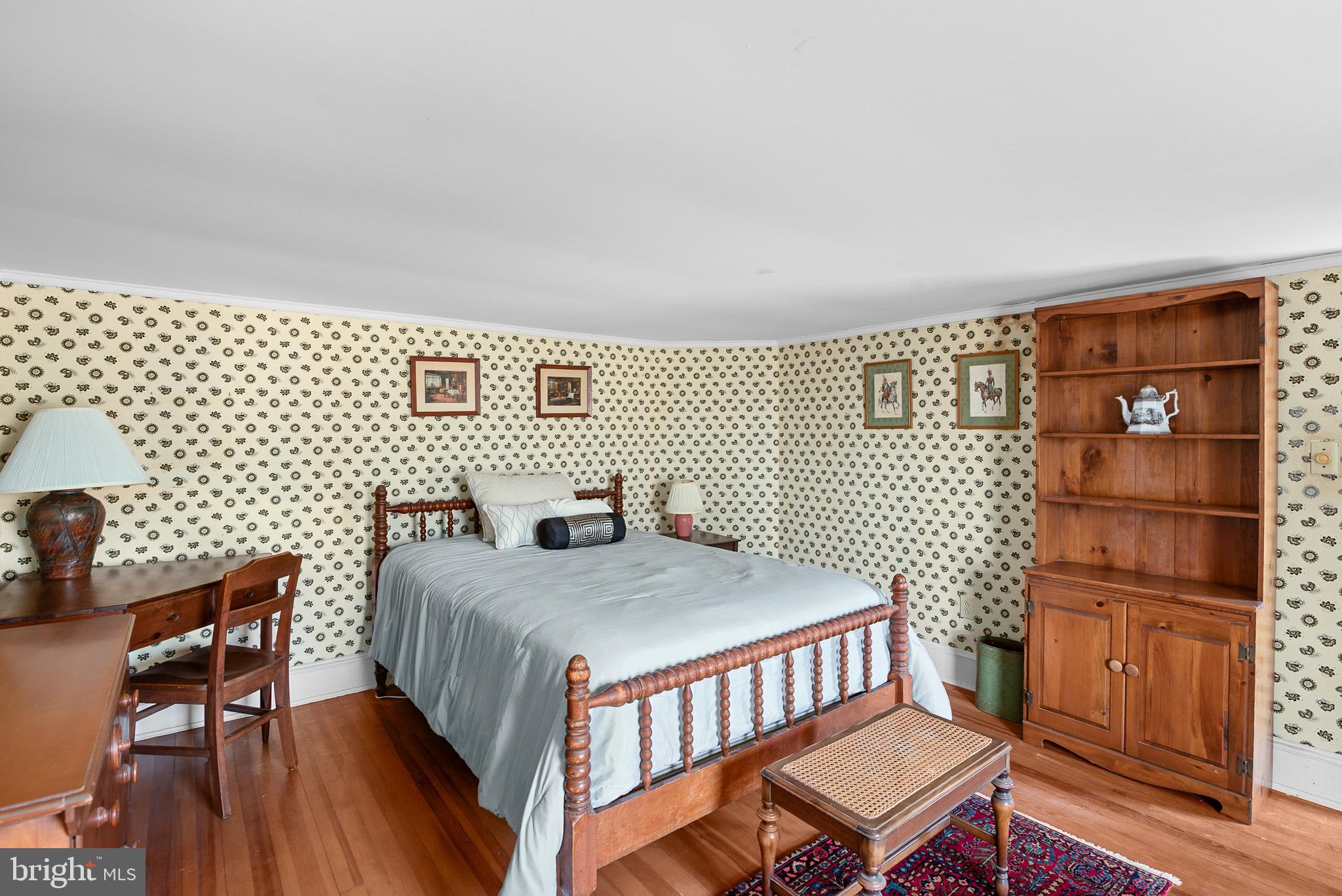 QUAKER NECK - Residential