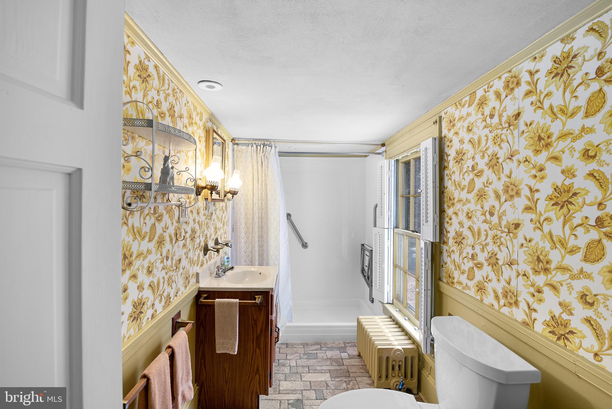 QUAKER NECK - Residential